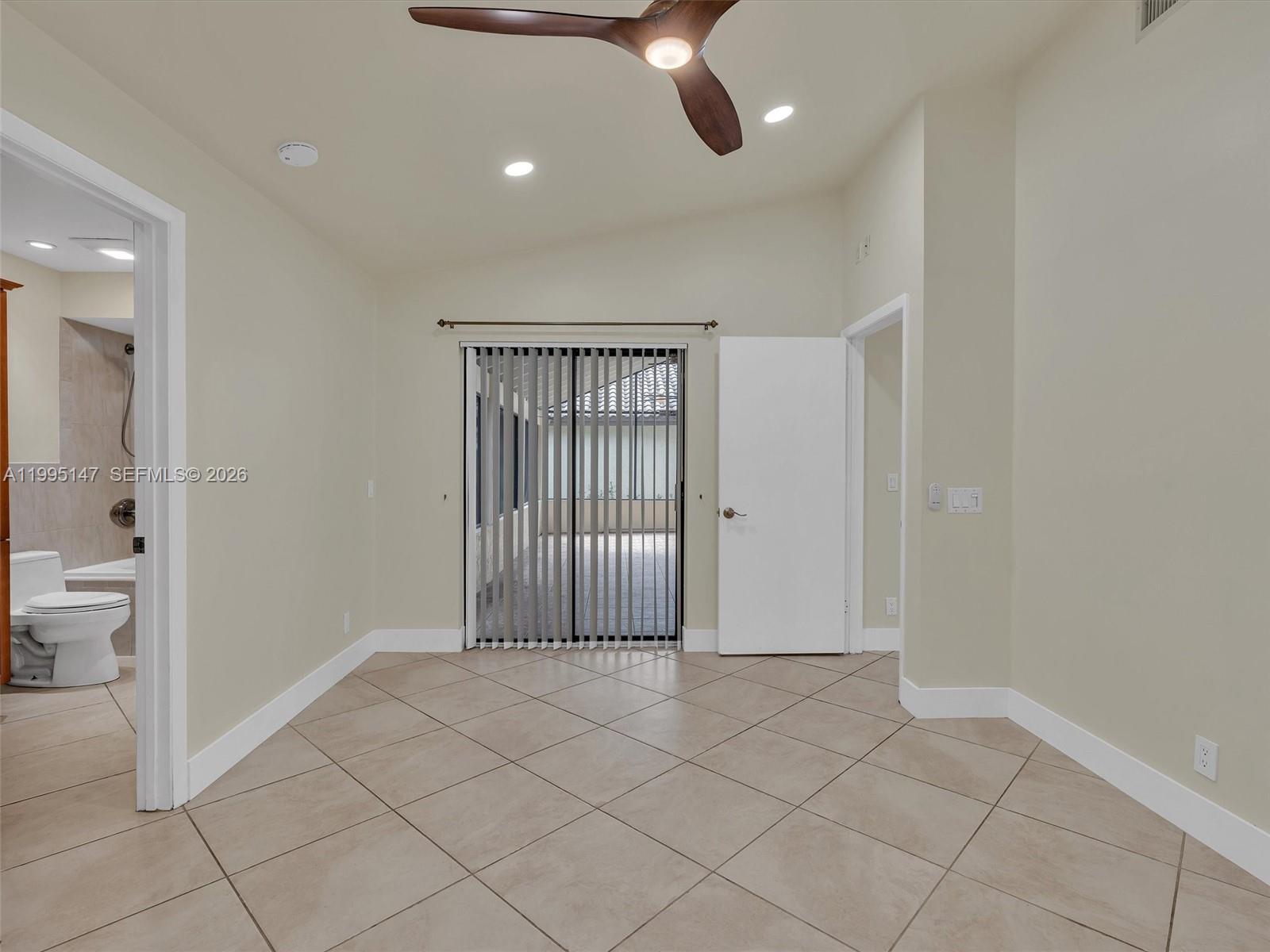 2158 Baton Rouge