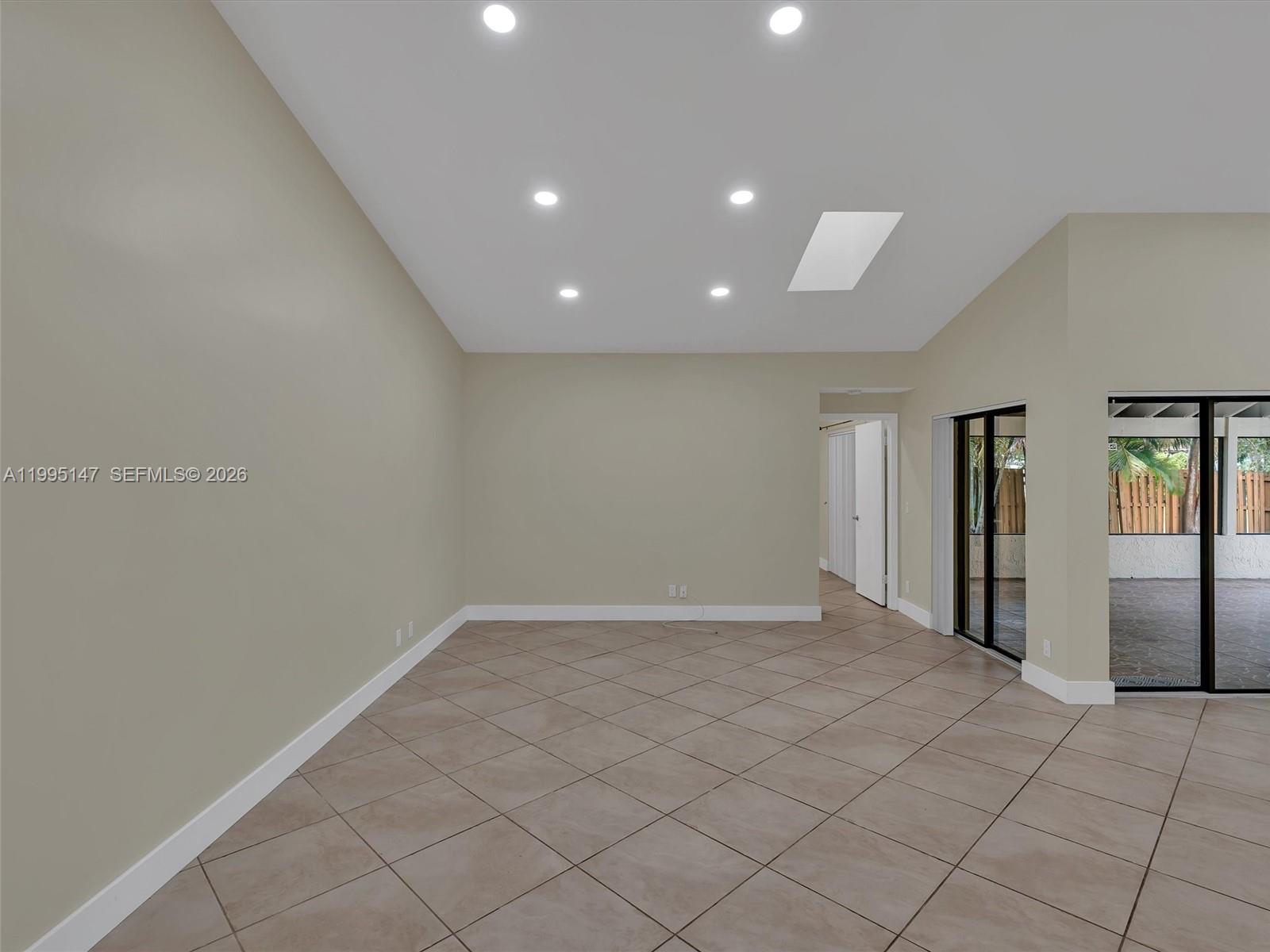 2158 Baton Rouge