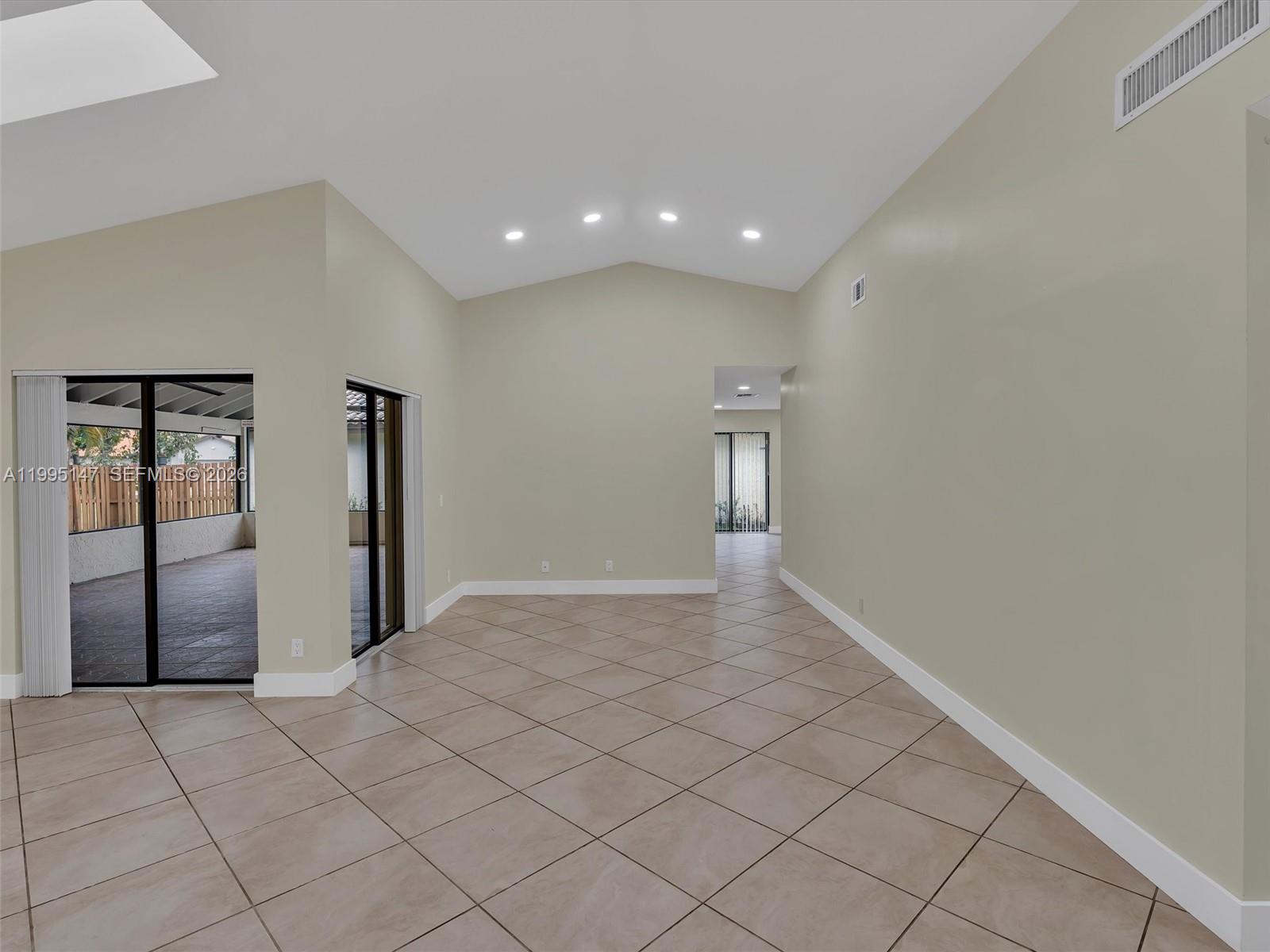2158 Baton Rouge