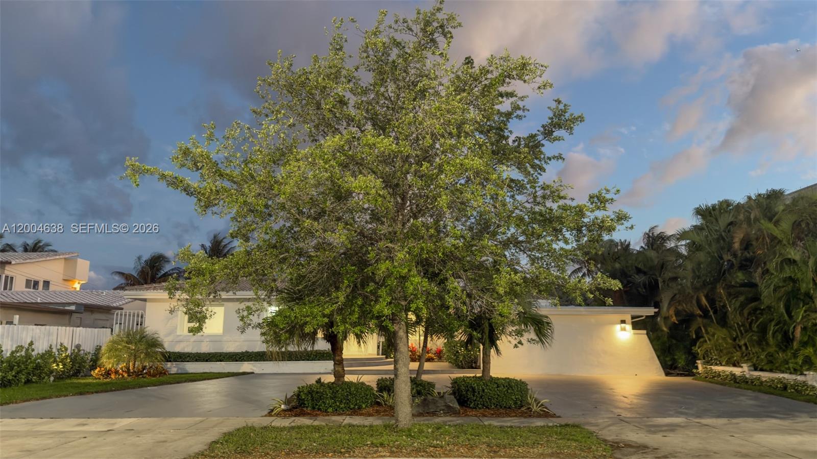 1690 Daytonia Rd