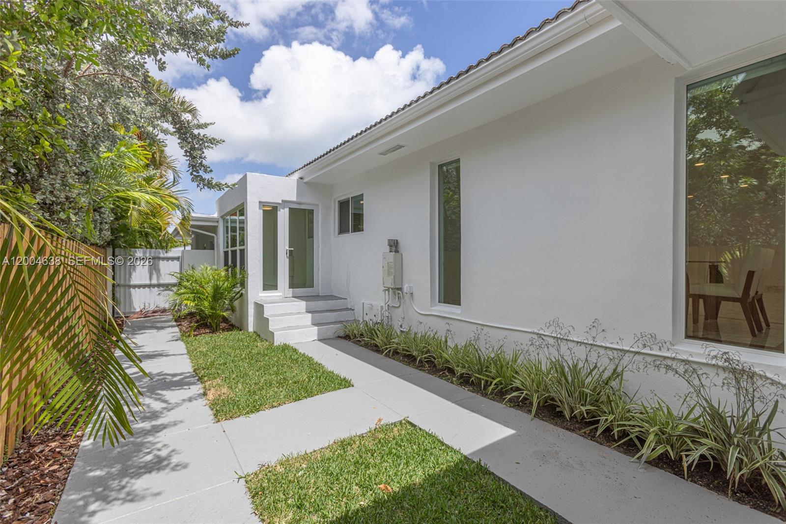1690 Daytonia Rd
