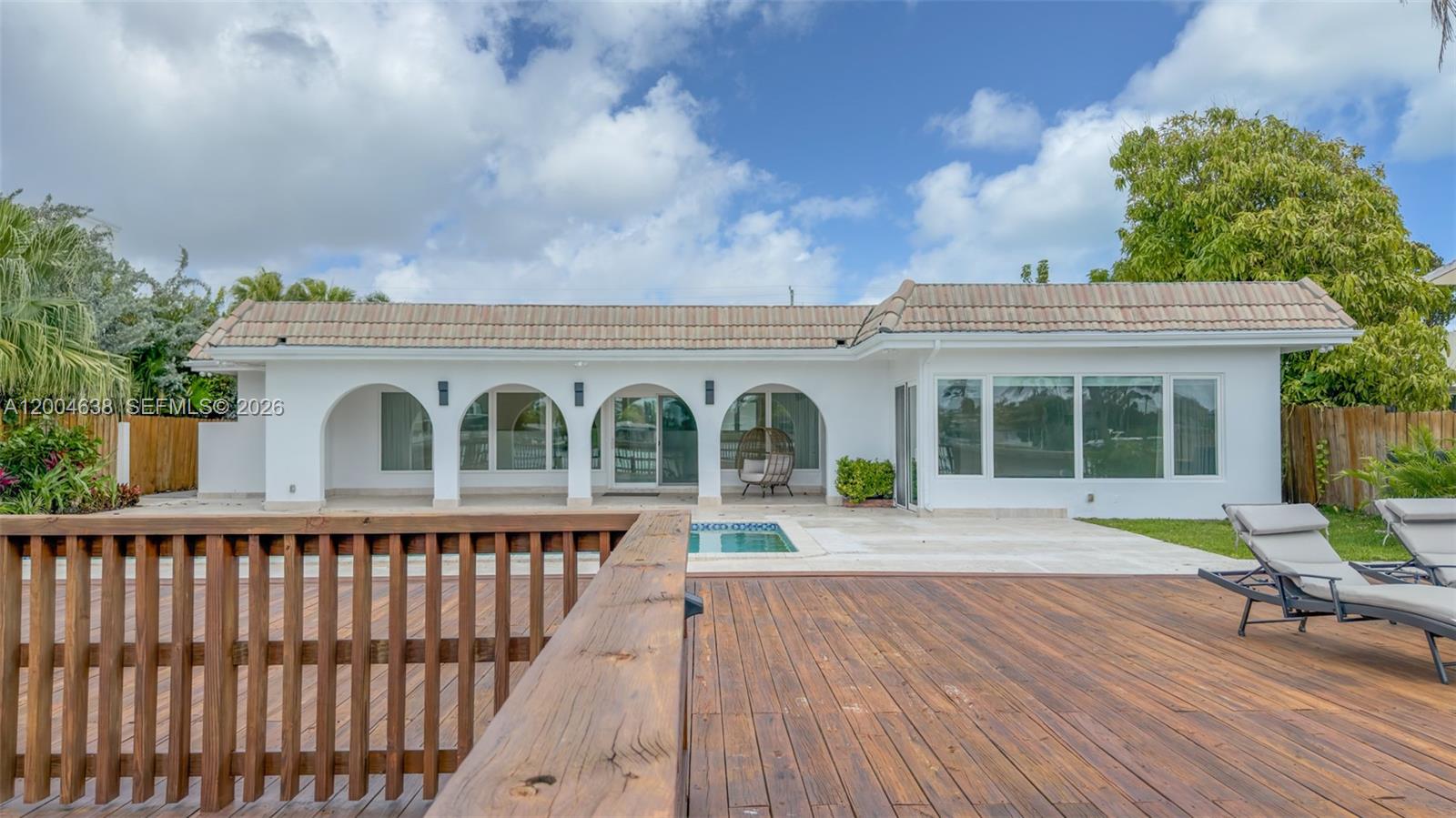 1690 Daytonia Rd