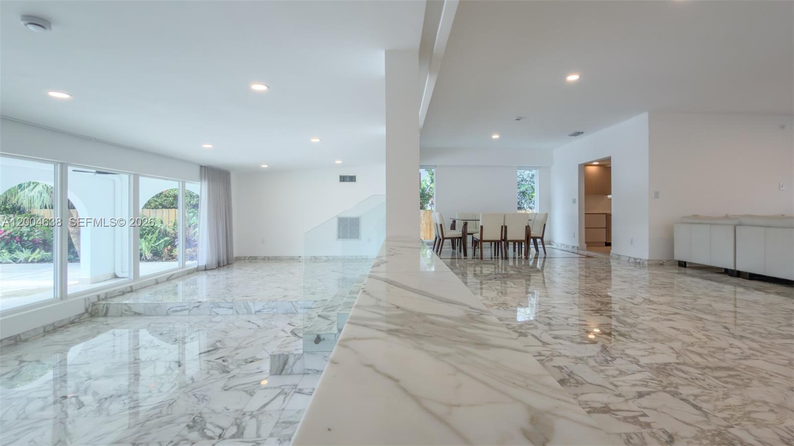 1690 Daytonia Rd