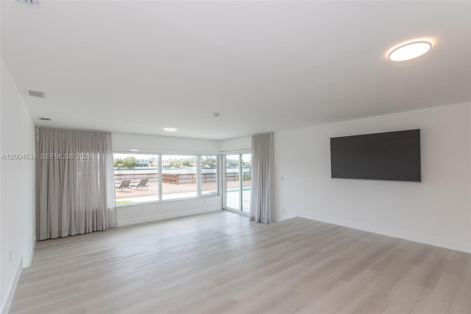 1690 Daytonia Rd