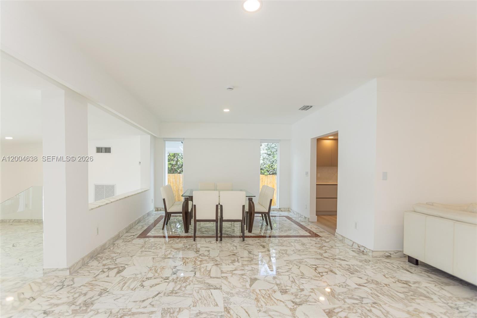 1690 Daytonia Rd