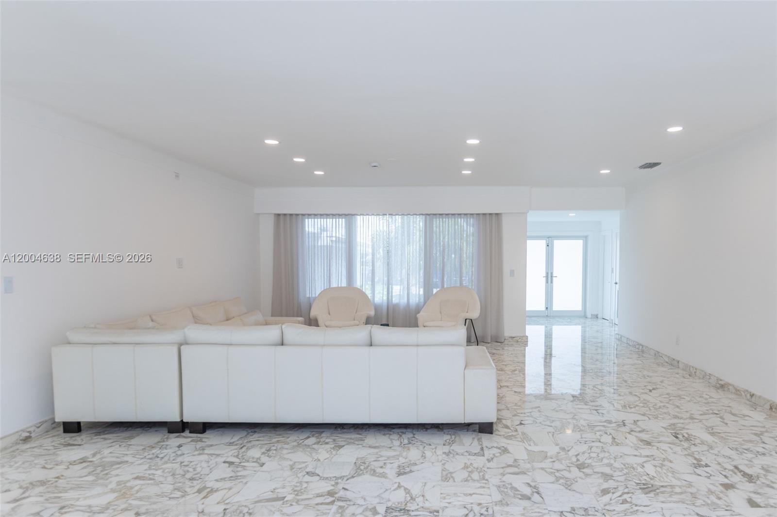 1690 Daytonia Rd