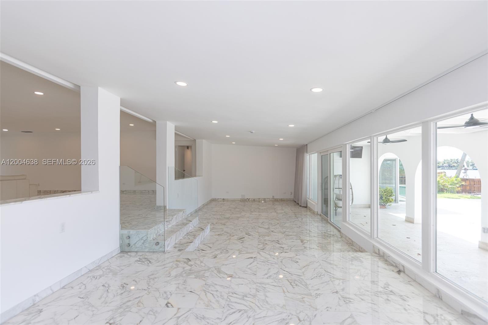 1690 Daytonia Rd