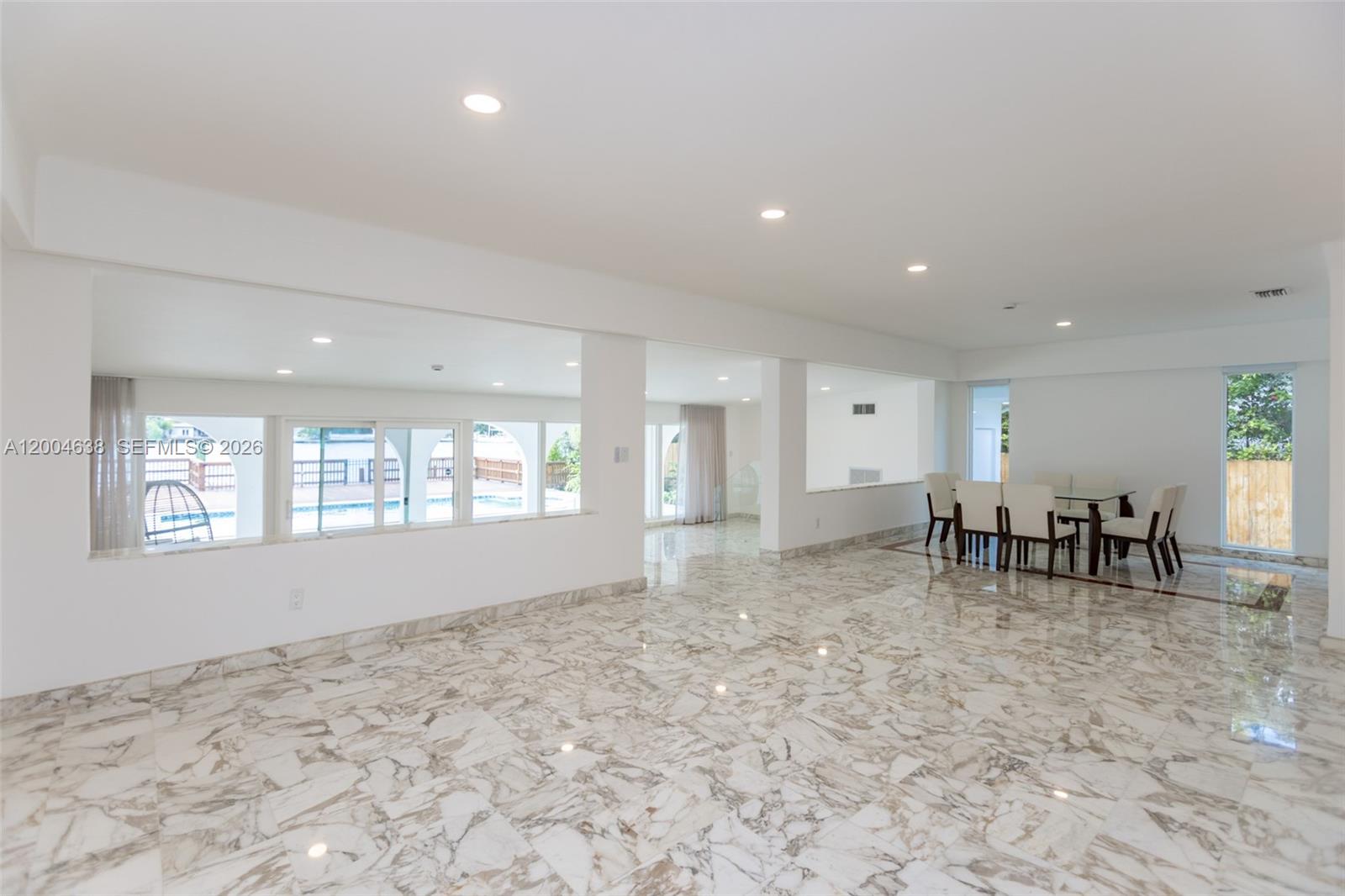 1690 Daytonia Rd