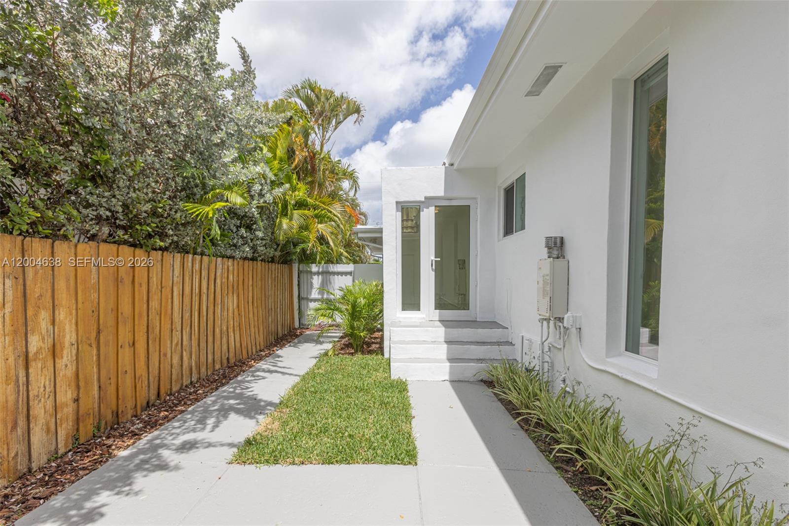 1690 Daytonia Rd
