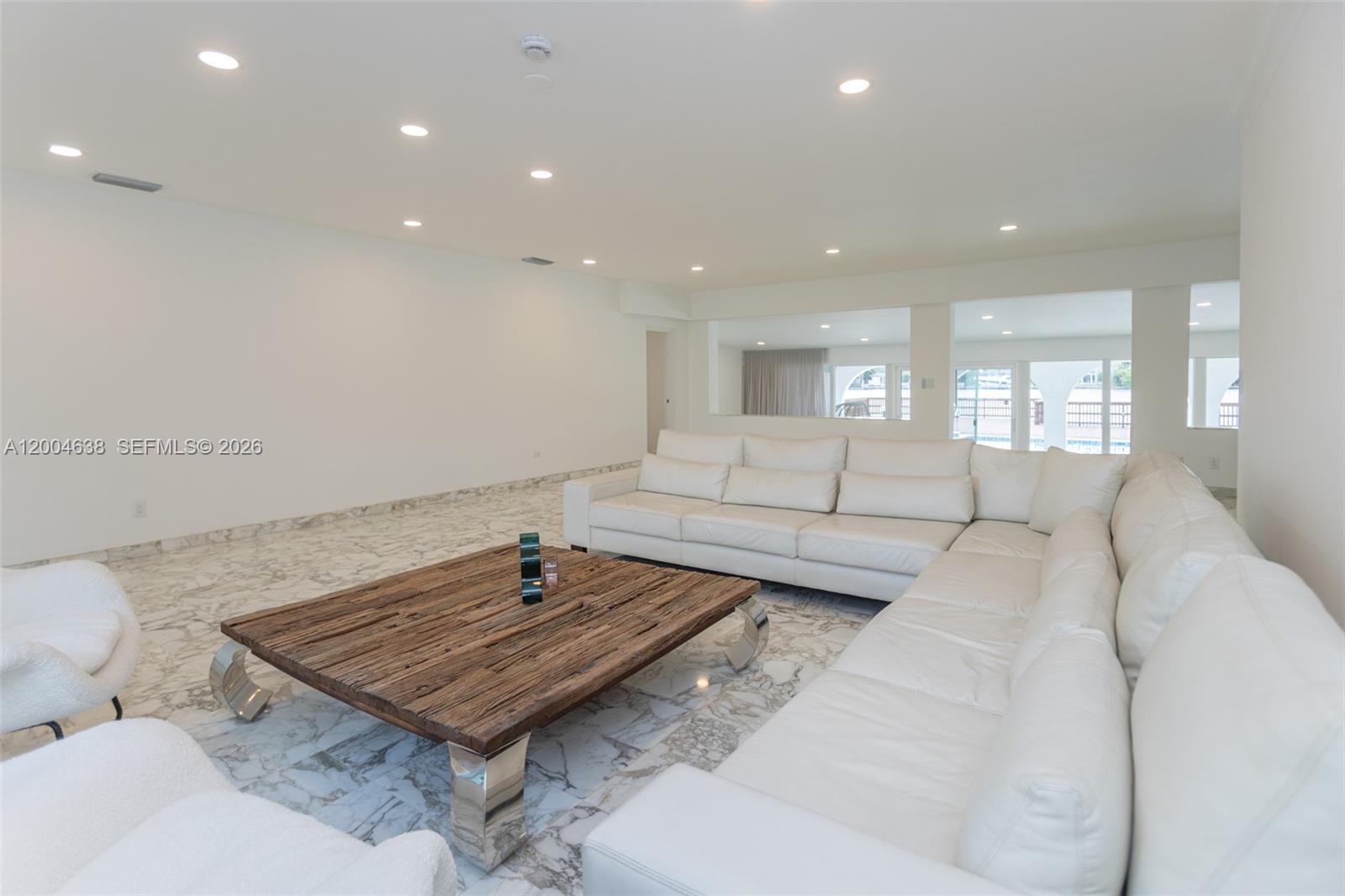 1690 Daytonia Rd
