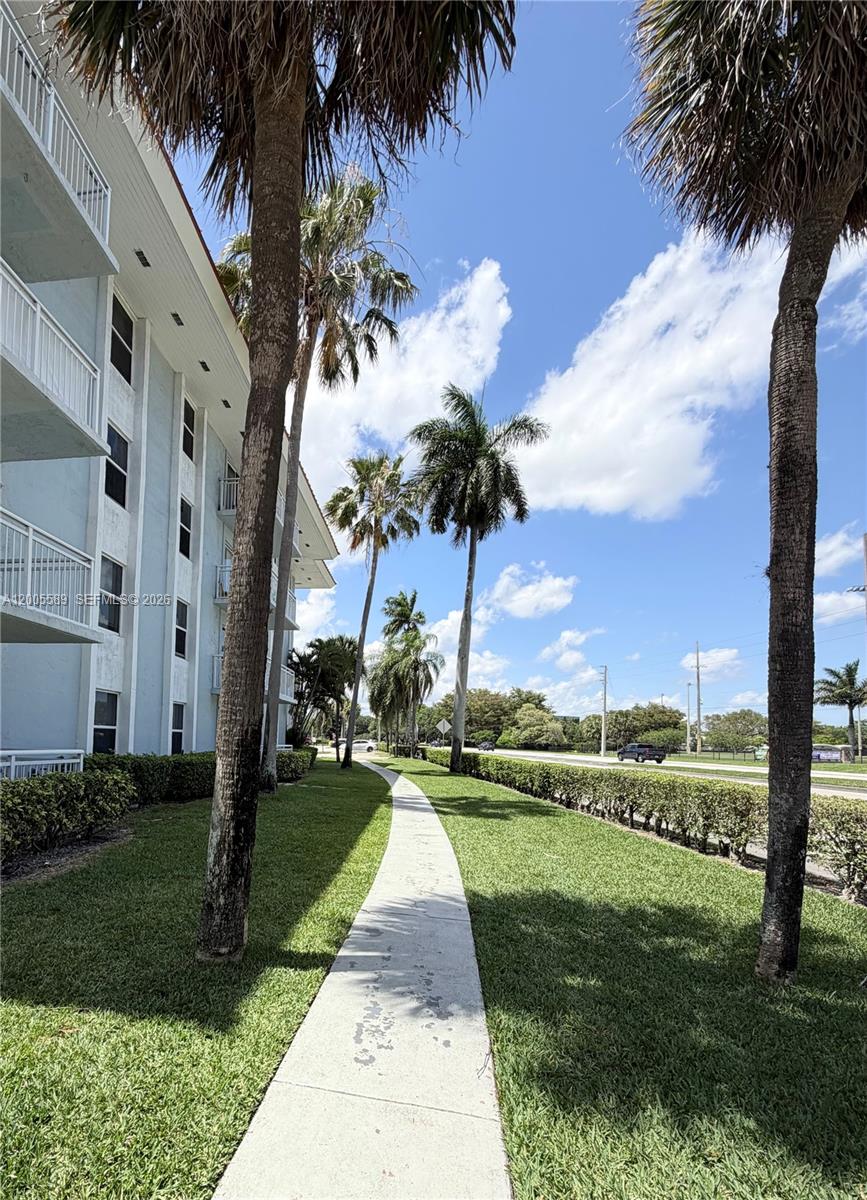 505 S Pine Island Rd # 208B
