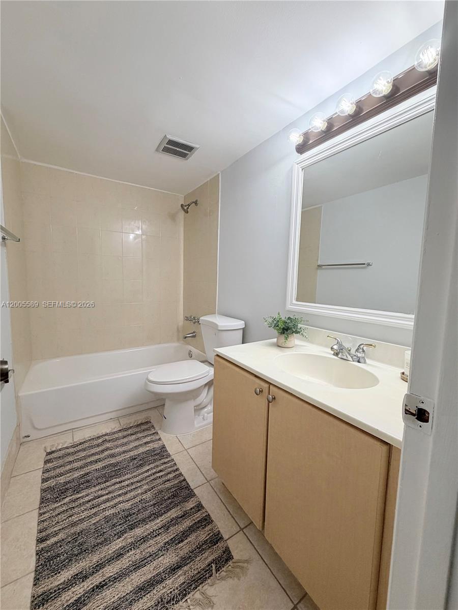 505 S Pine Island Rd # 208B