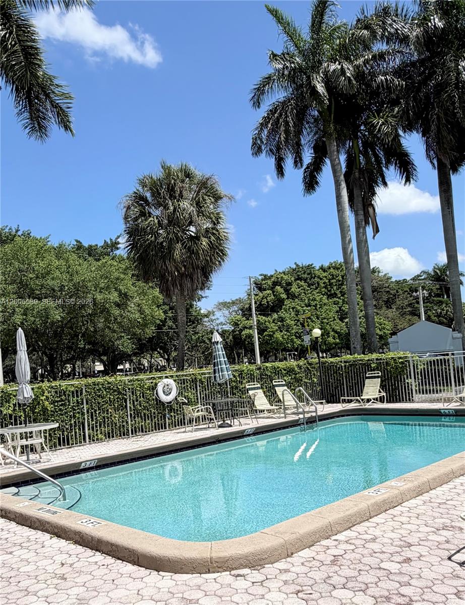 505 S Pine Island Rd # 208B