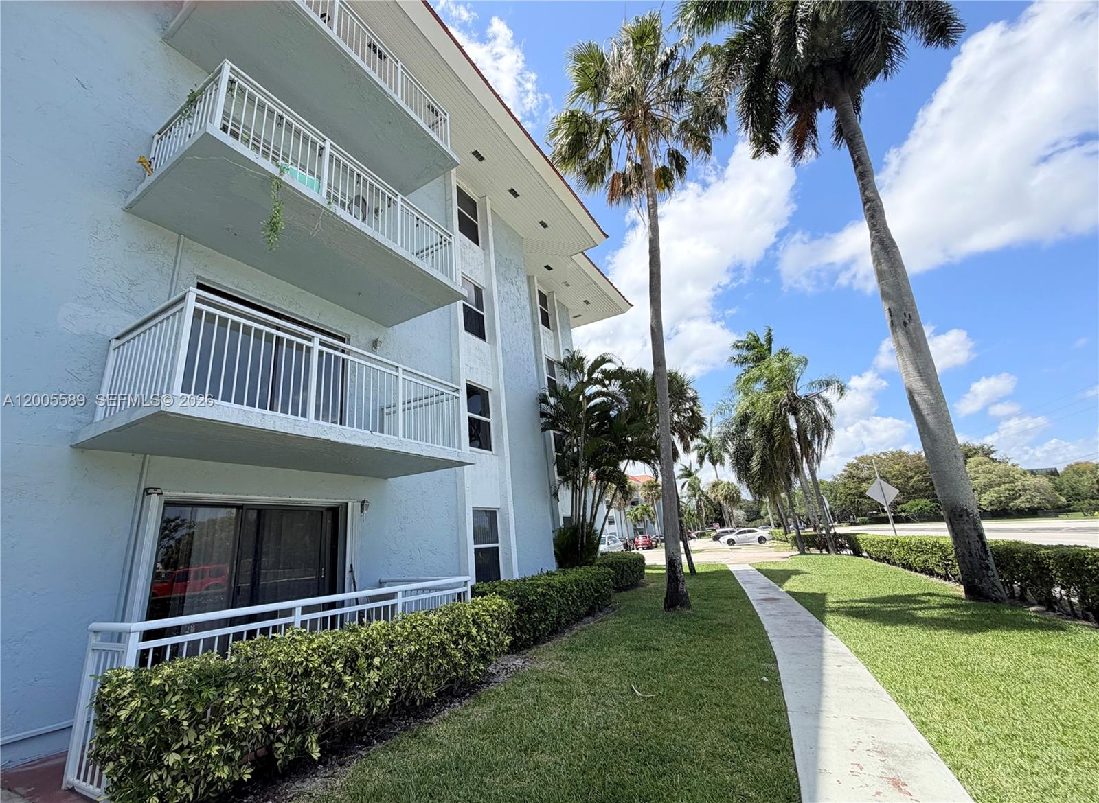 505 S Pine Island Rd # 208B