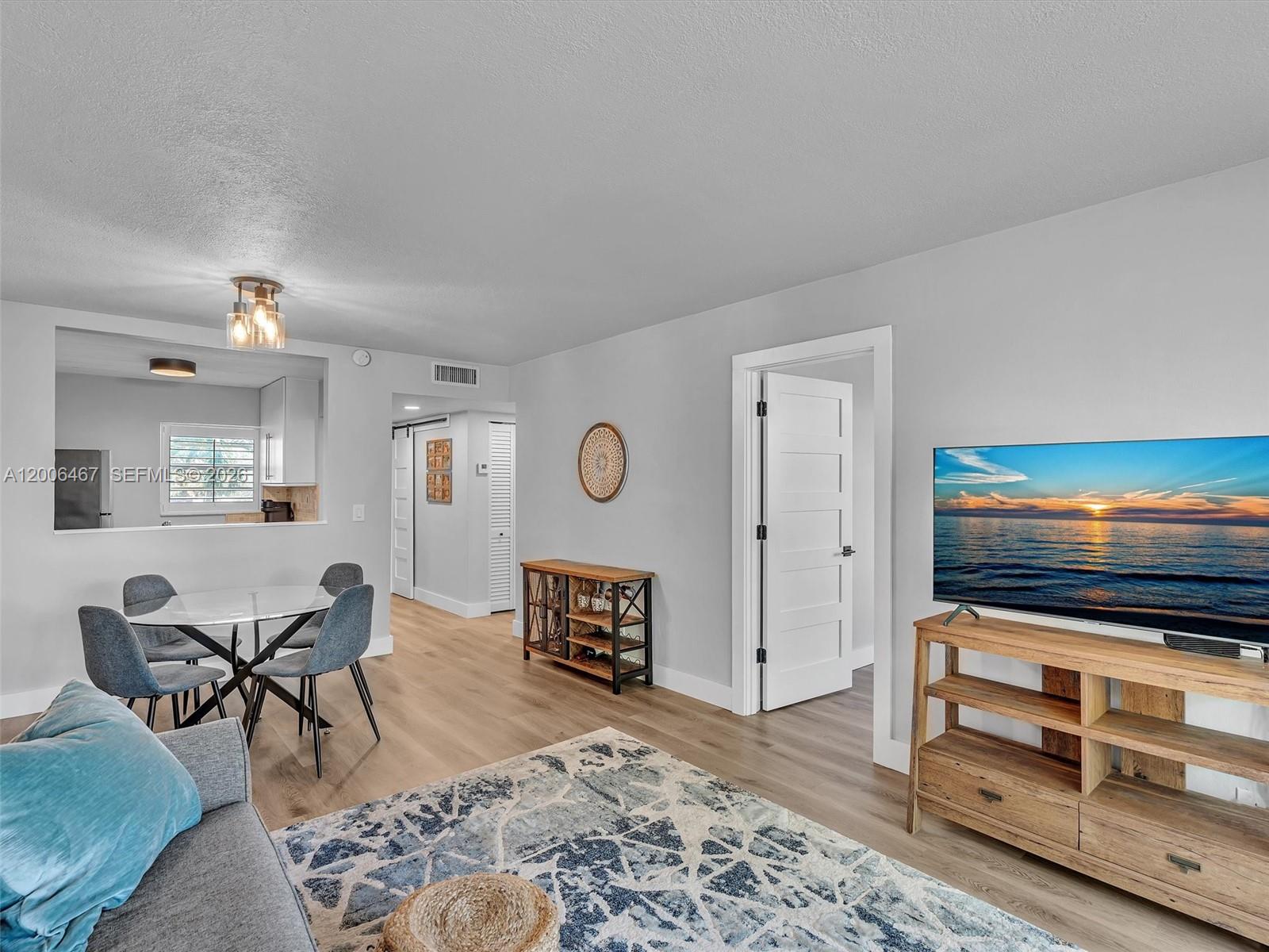 9340 Lagoon Pl # 303