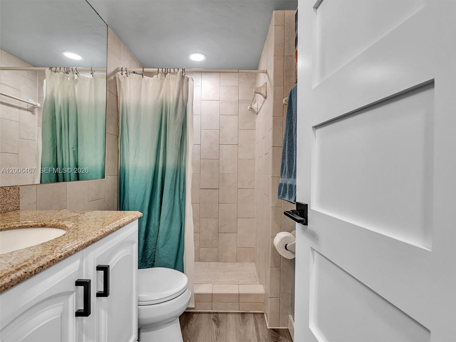 9340 Lagoon Pl # 303
