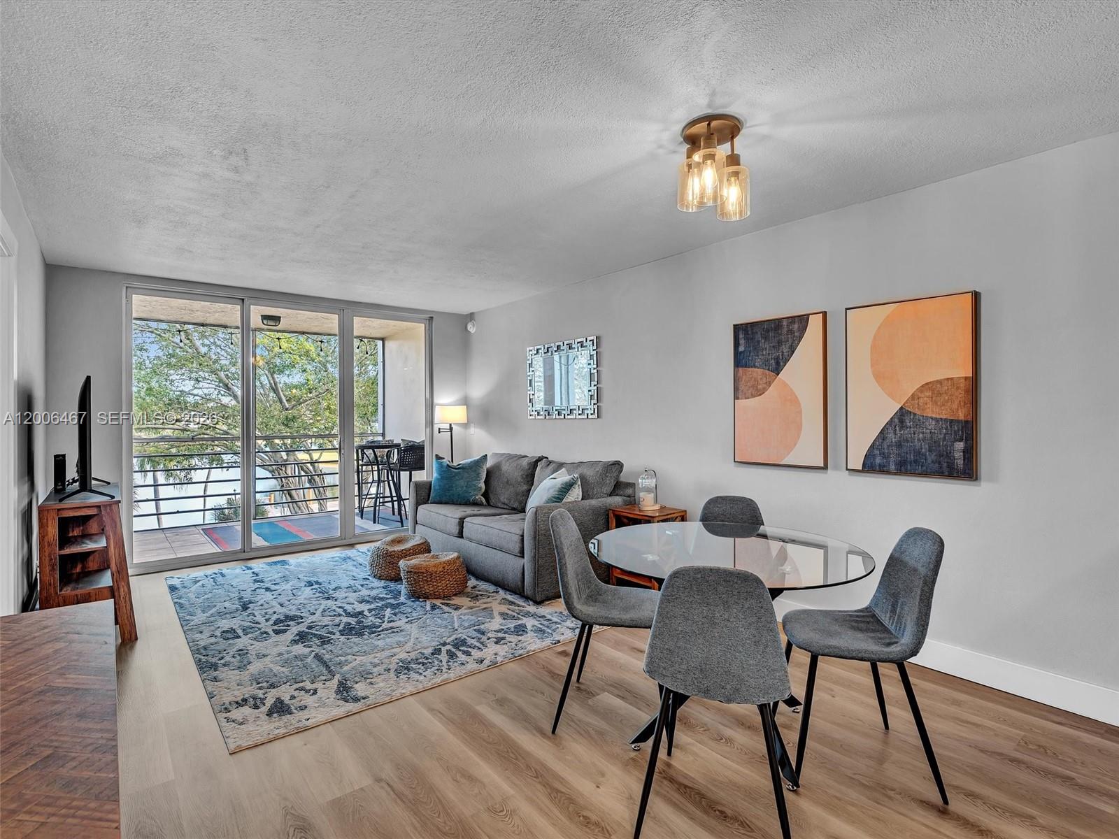 9340 Lagoon Pl # 303