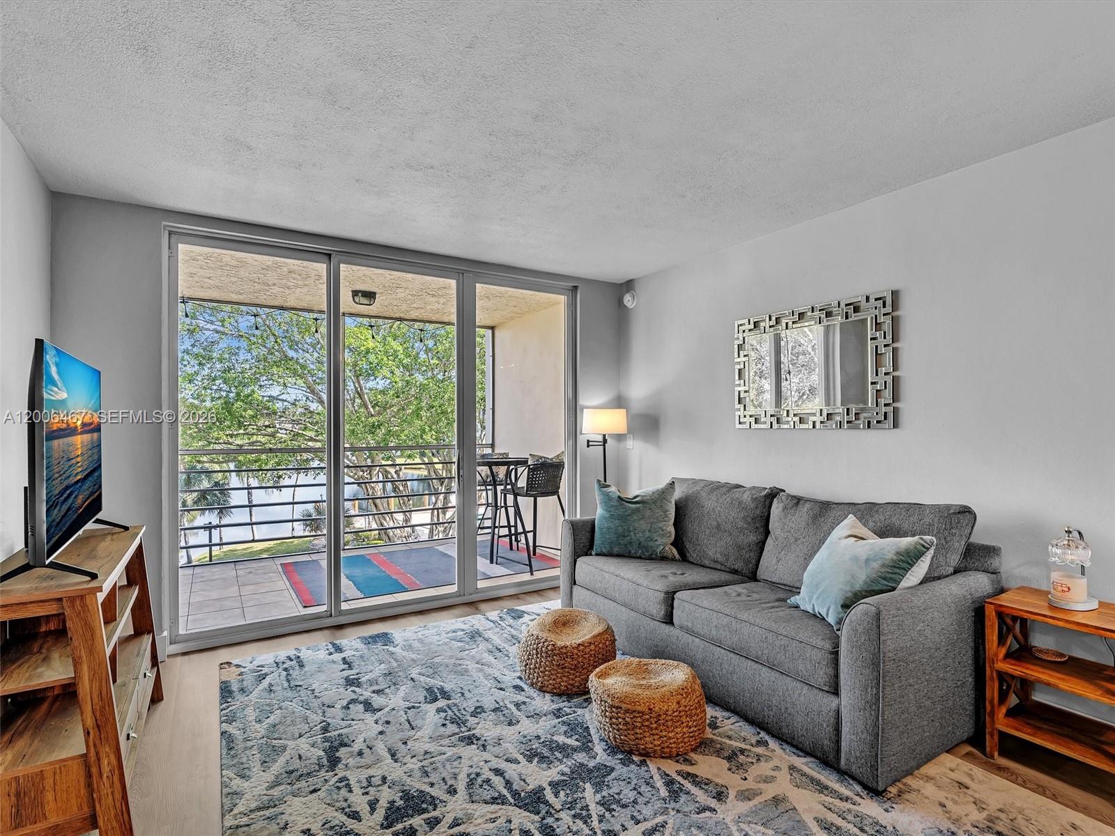 9340 Lagoon Pl # 303