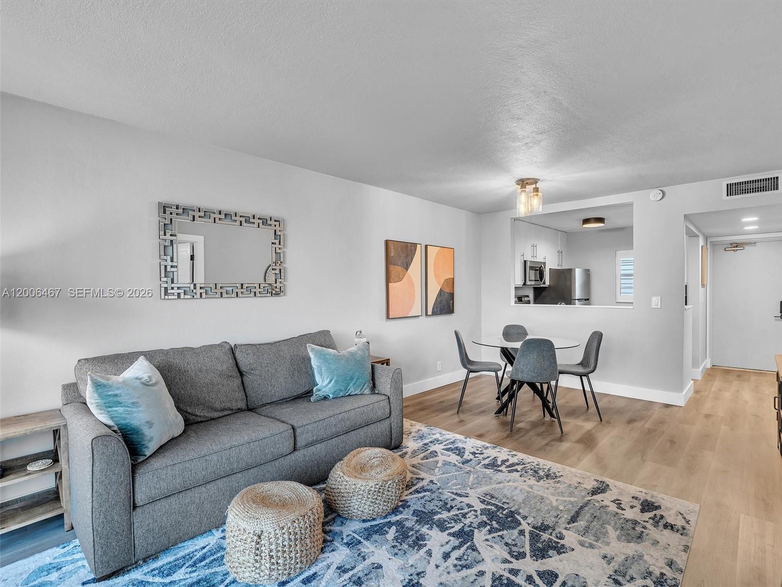 9340 Lagoon Pl # 303