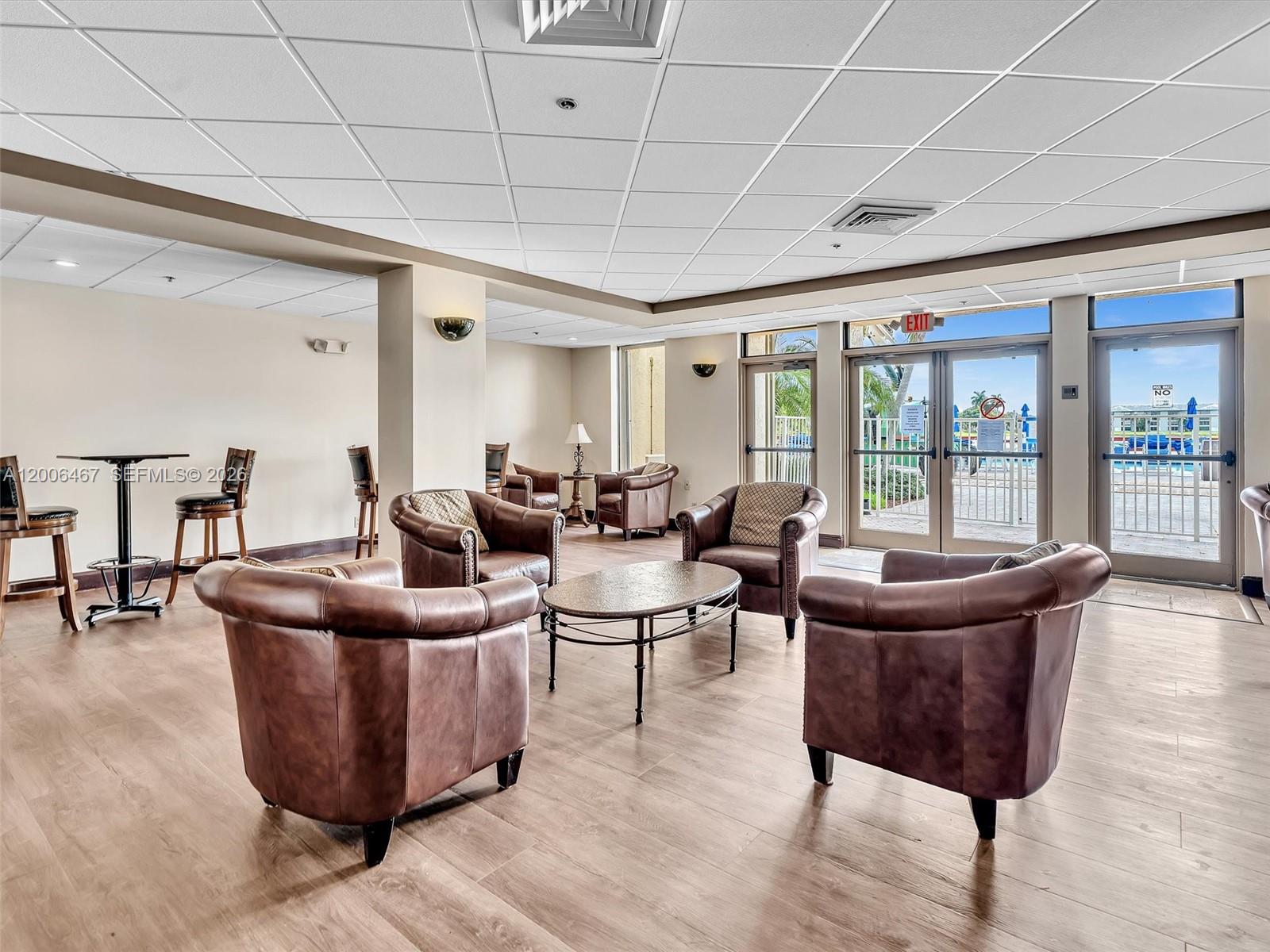 9340 Lagoon Pl # 303
