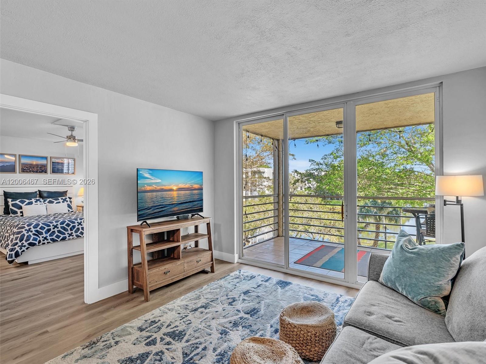 9340 Lagoon Pl # 303