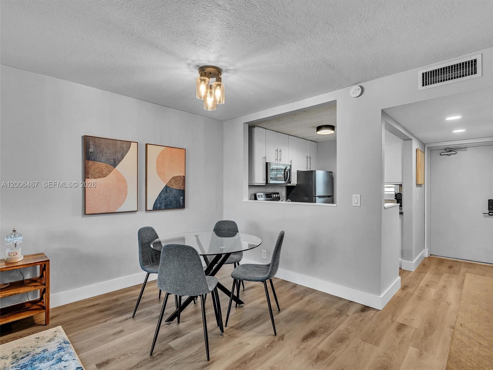 9340 Lagoon Pl # 303