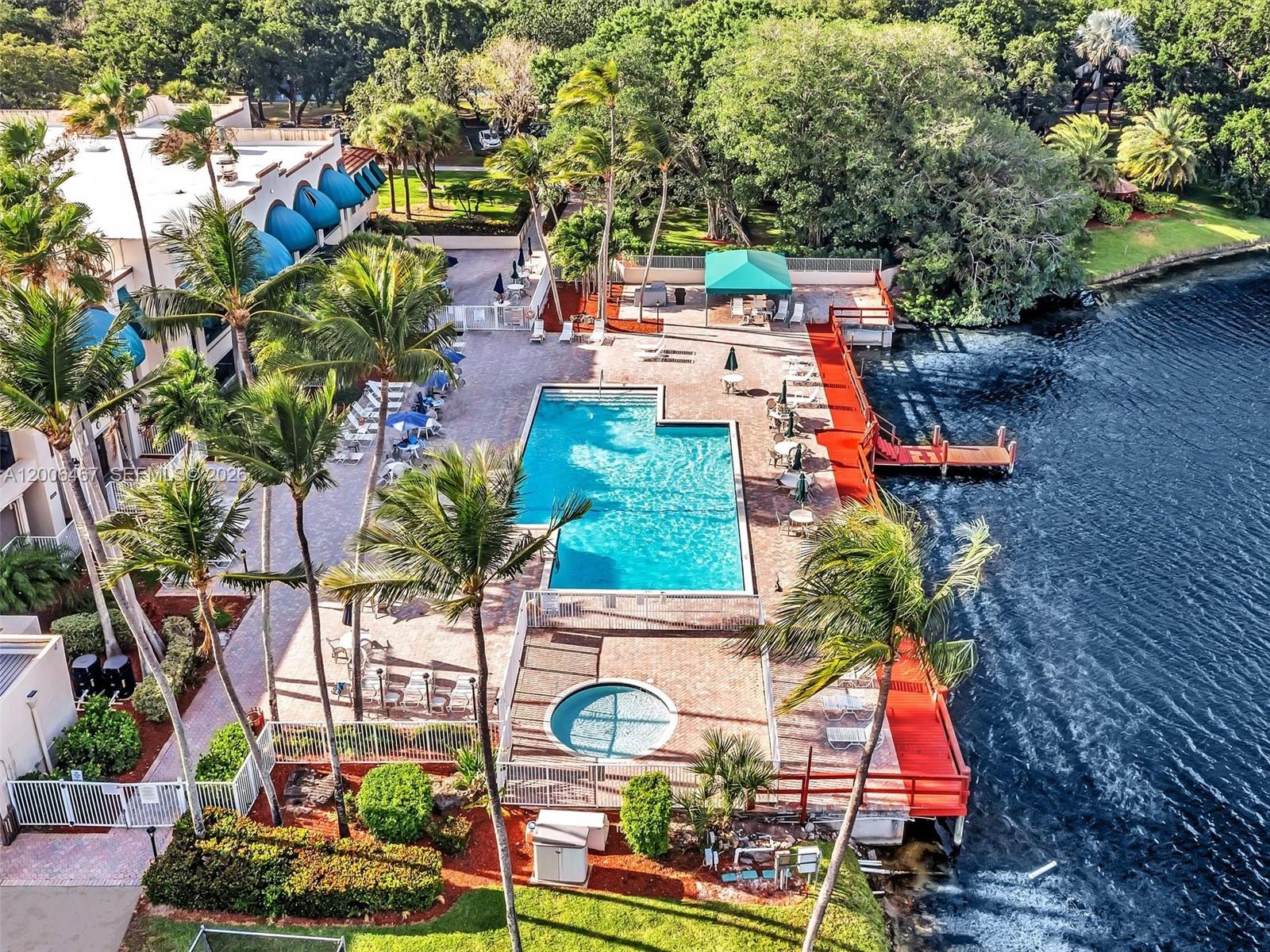 9340 Lagoon Pl # 303