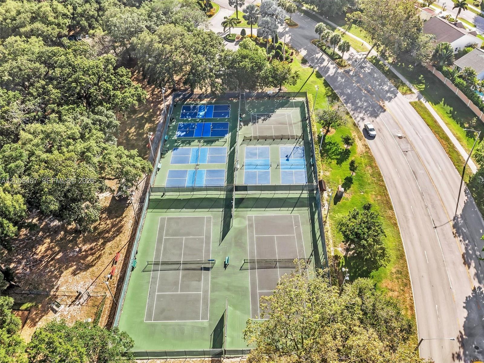 9340 Lagoon Pl # 303
