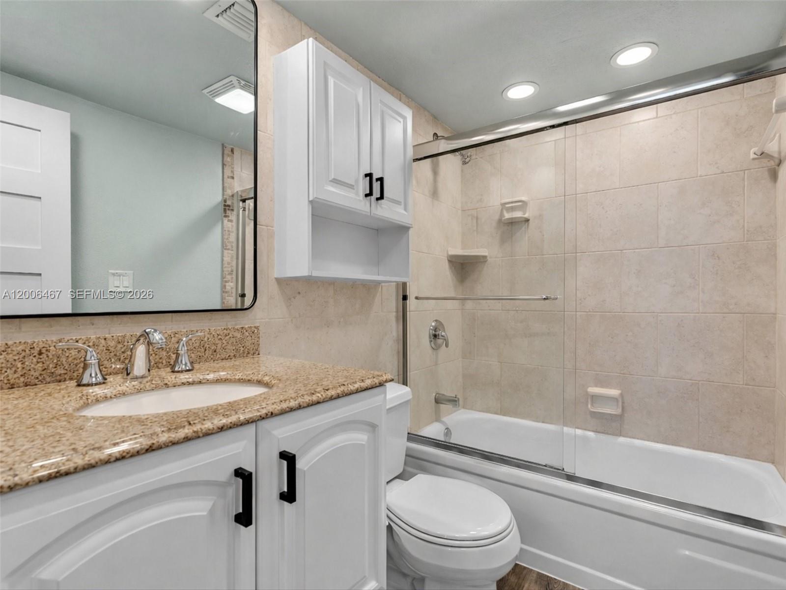 9340 Lagoon Pl # 303