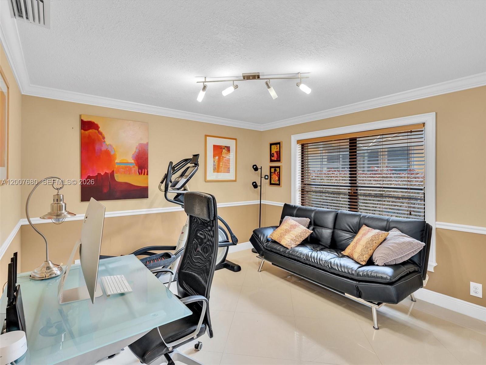 1080 Creekford Dr
