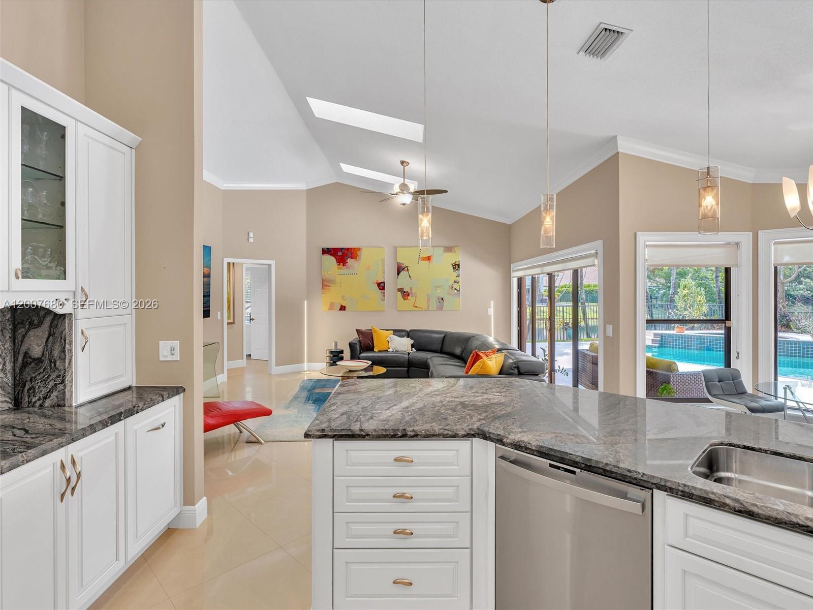 1080 Creekford Dr