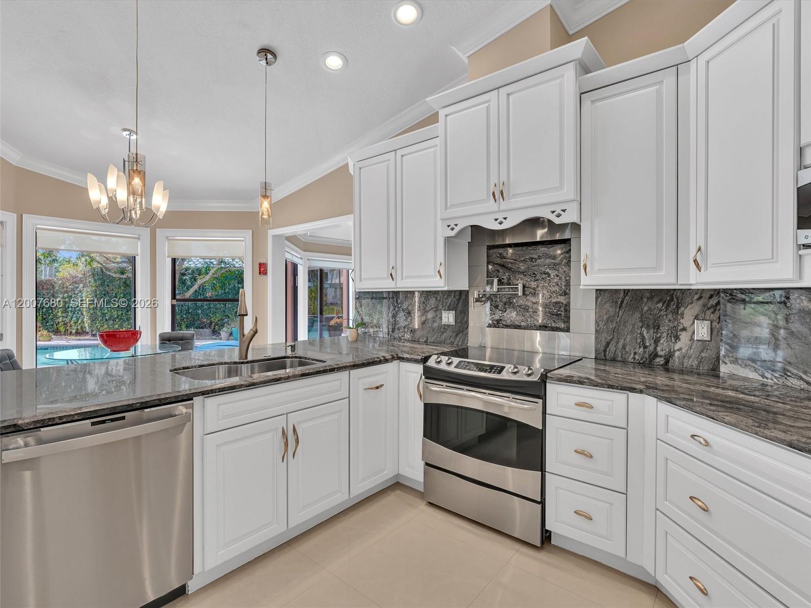 1080 Creekford Dr