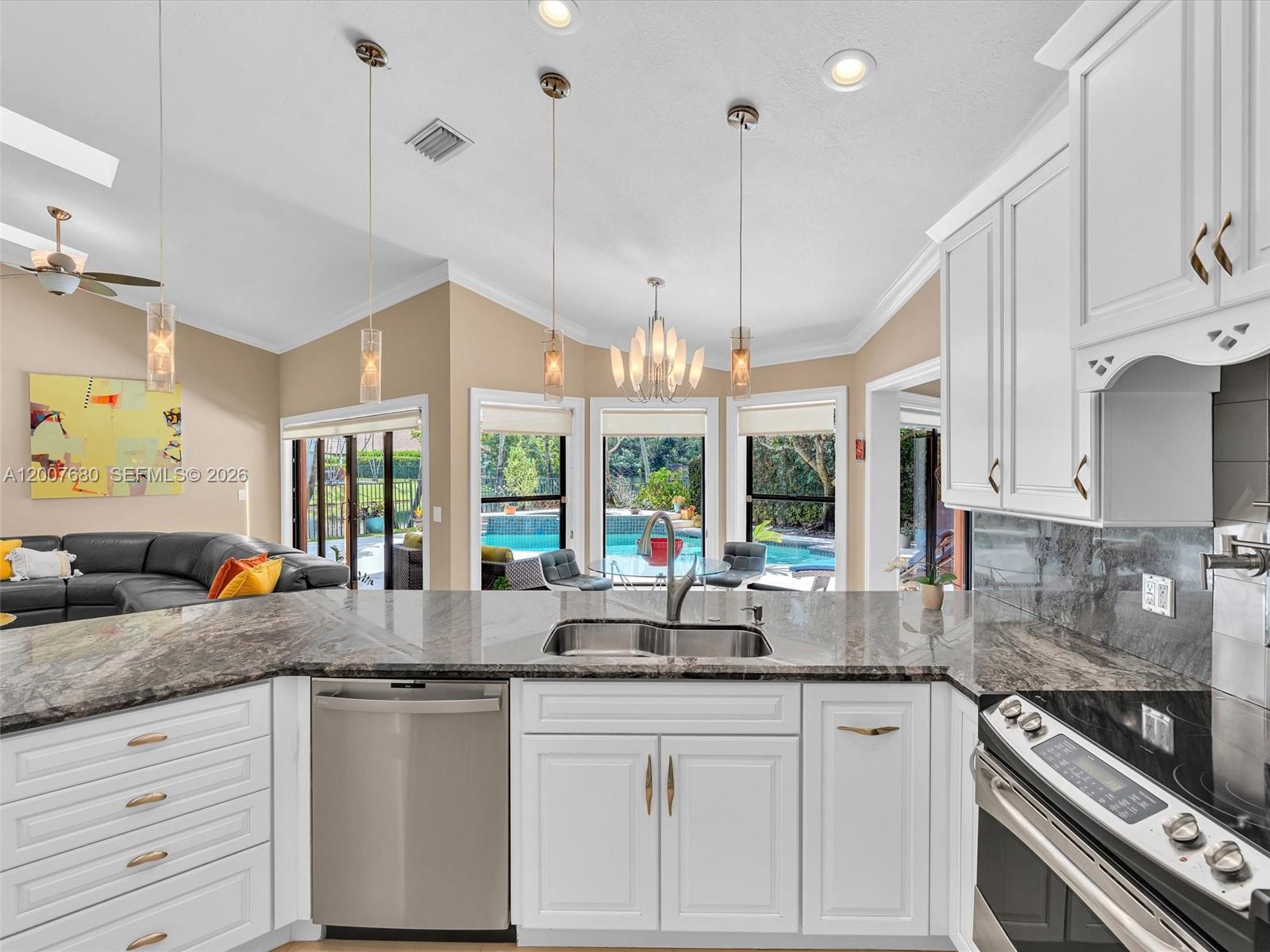 1080 Creekford Dr