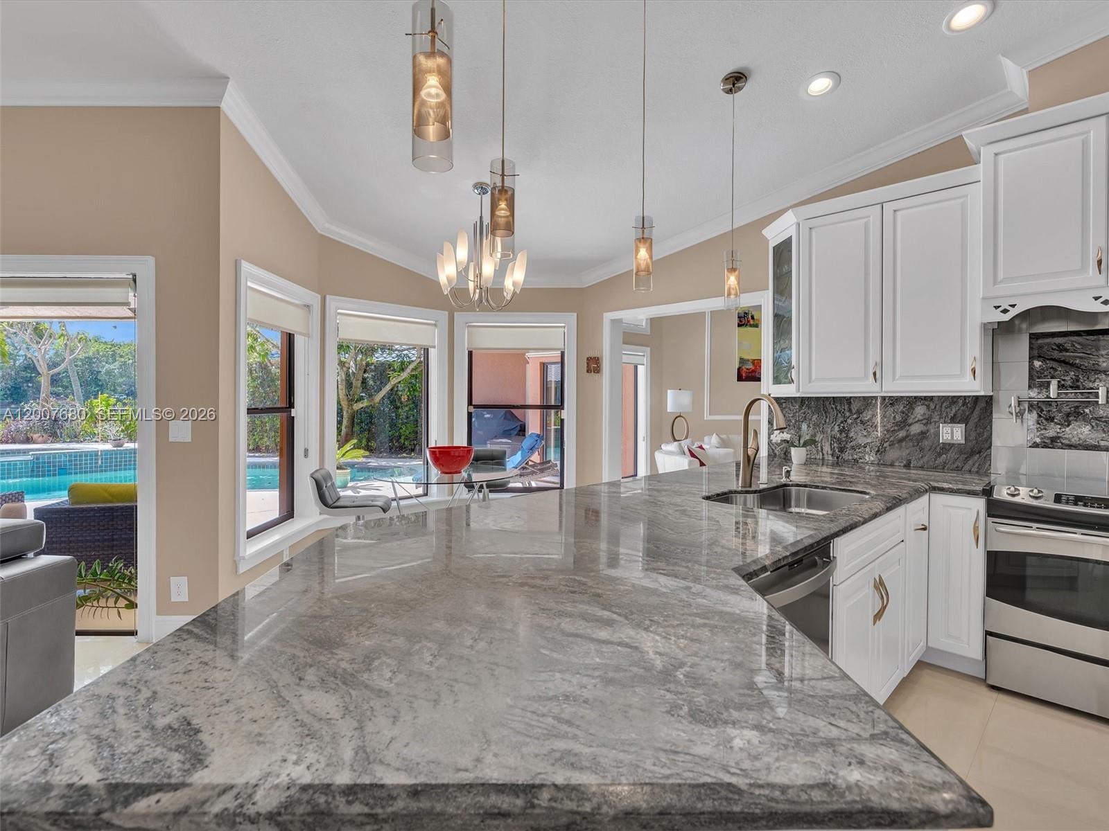 1080 Creekford Dr
