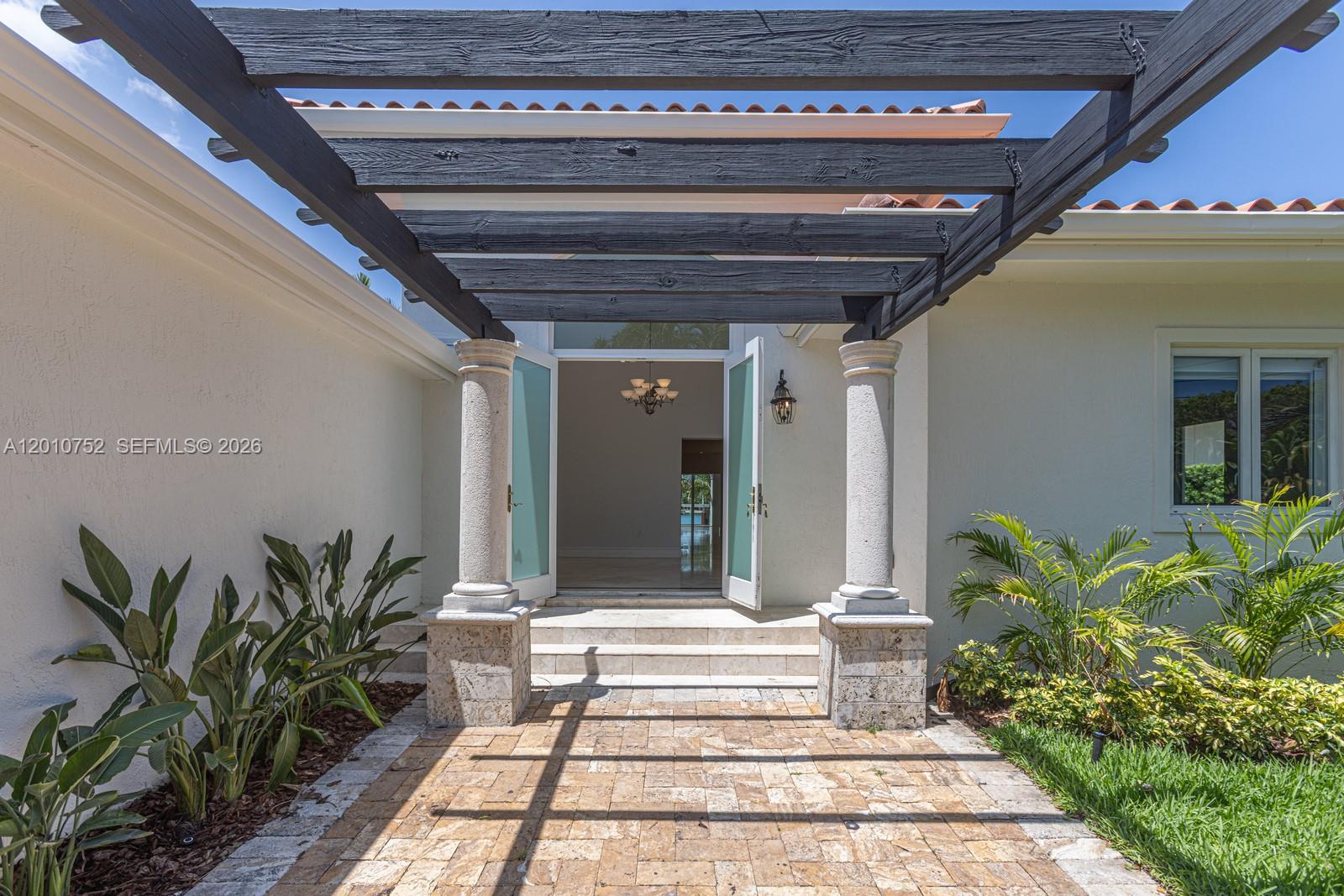 425 N Shore Dr