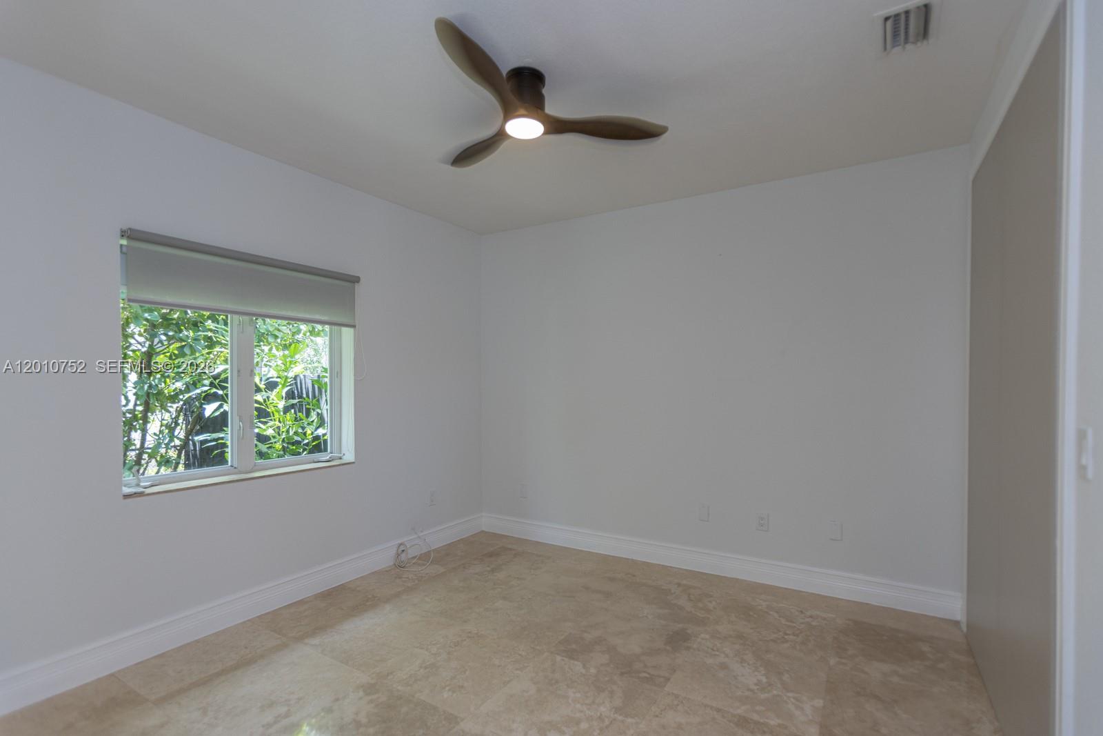 425 N Shore Dr