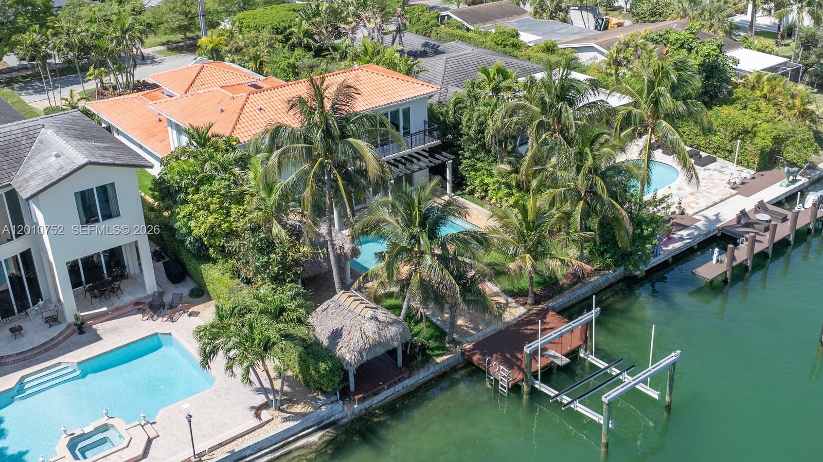 425 N Shore Dr