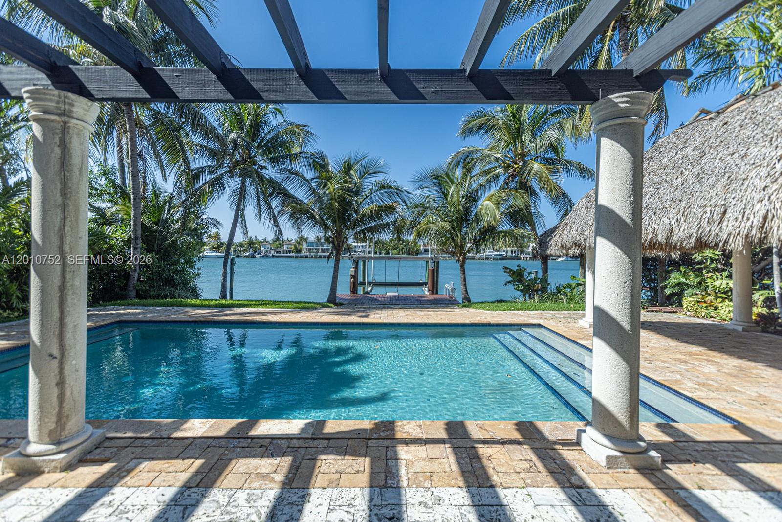 425 N Shore Dr