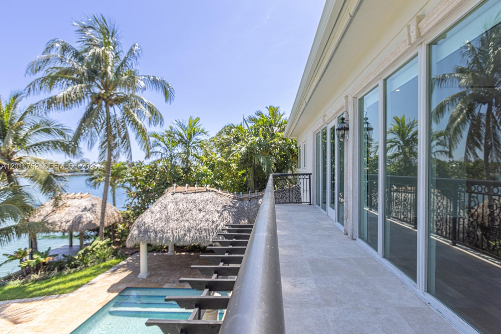 425 N Shore Dr
