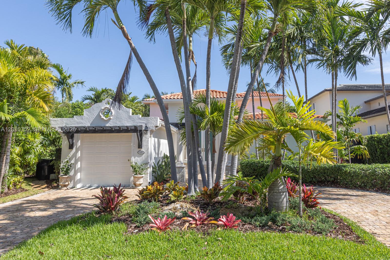 425 N Shore Dr