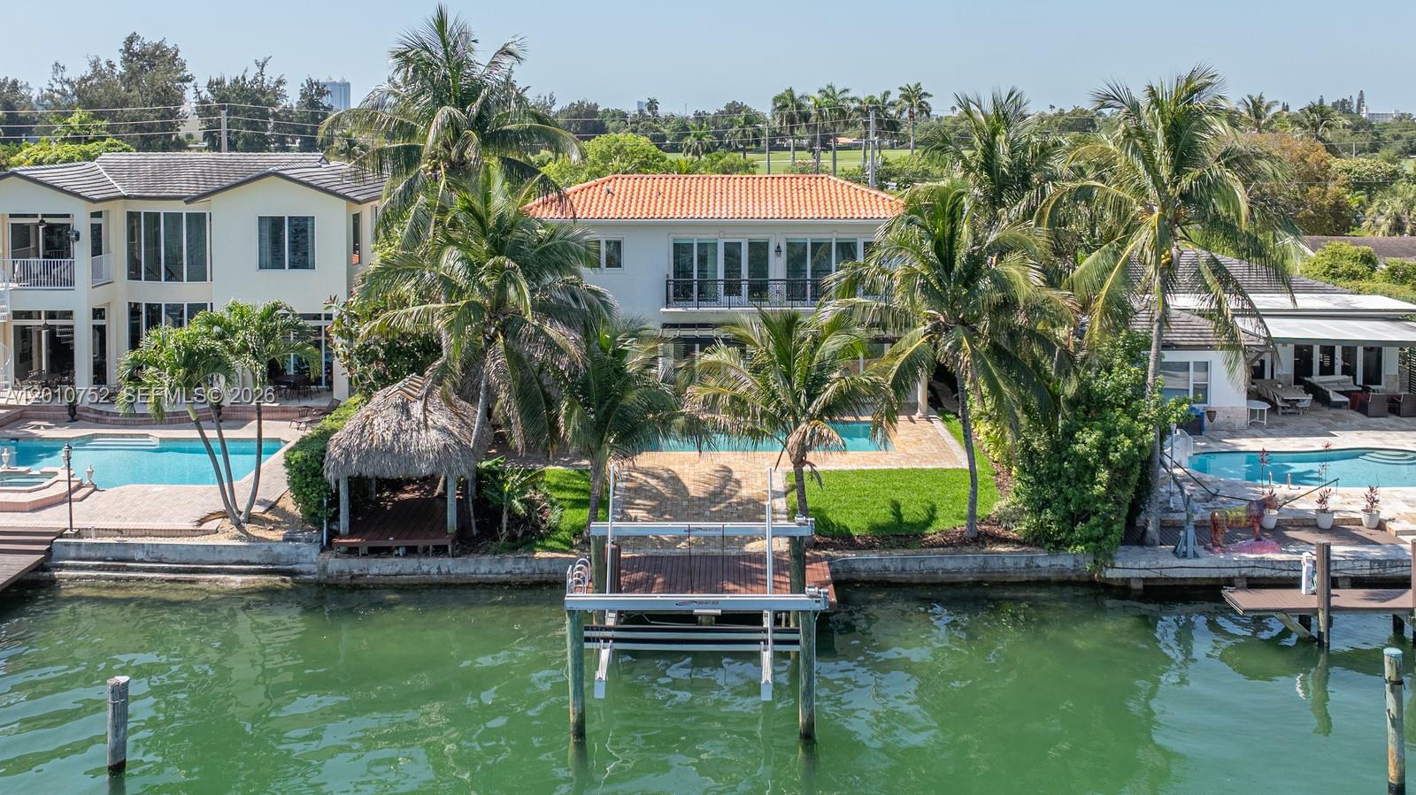 425 N Shore Dr
