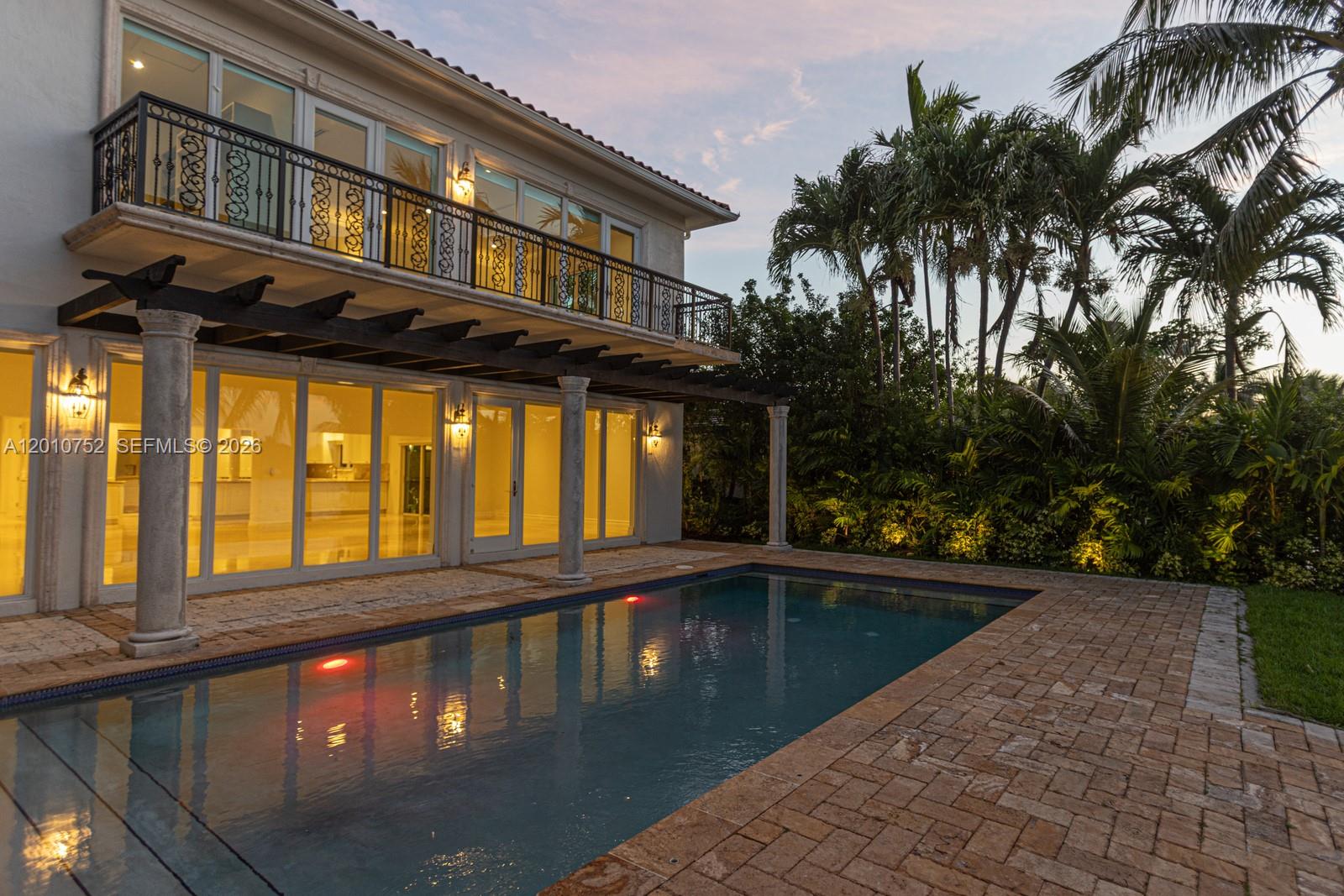 425 N Shore Dr