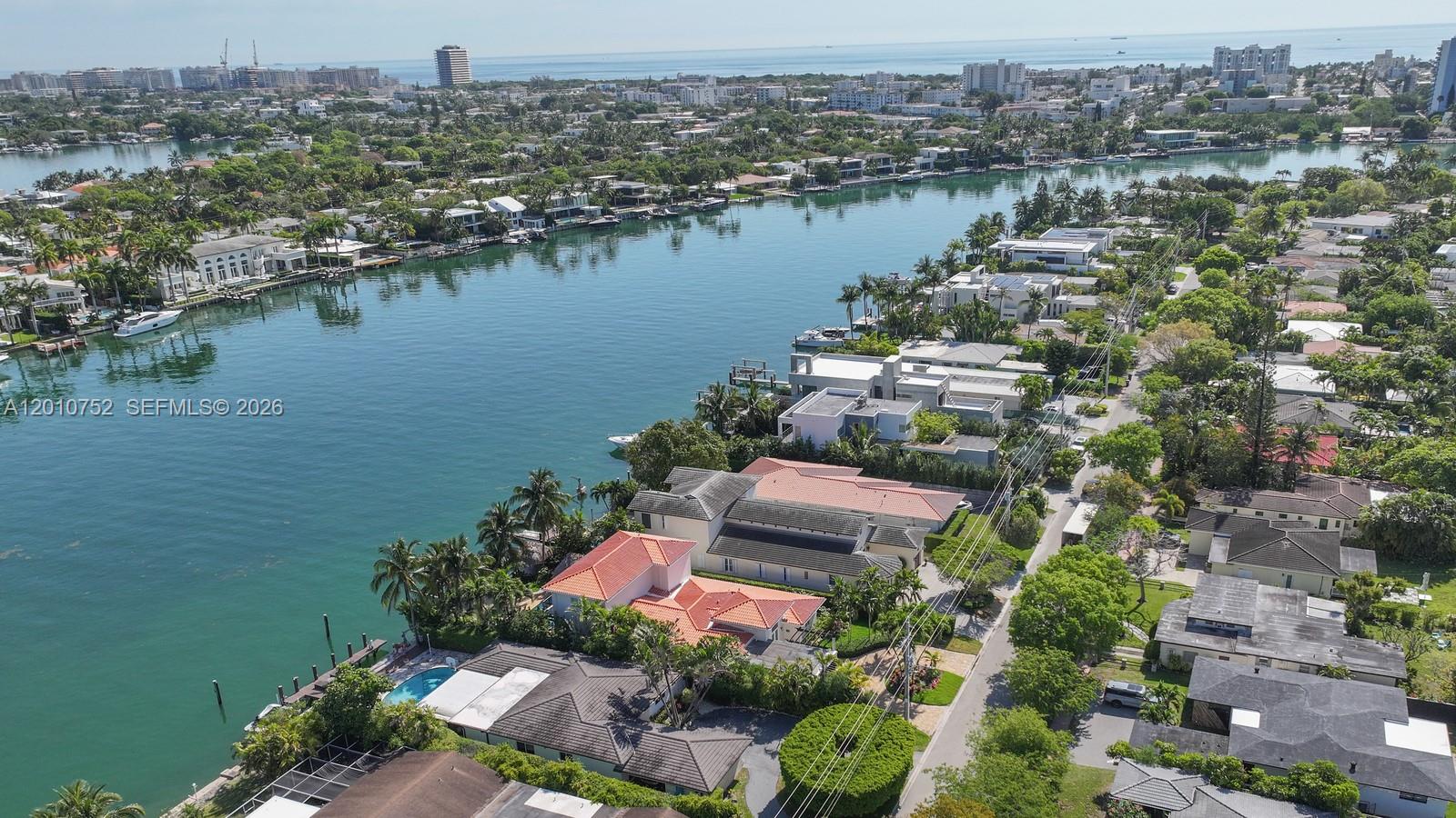 425 N Shore Dr