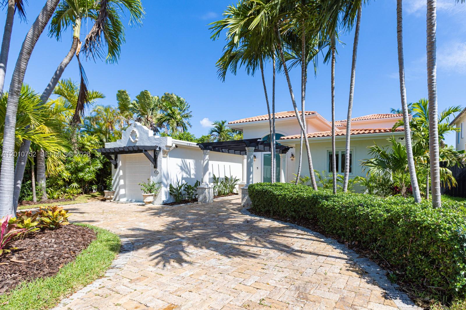 425 N Shore Dr