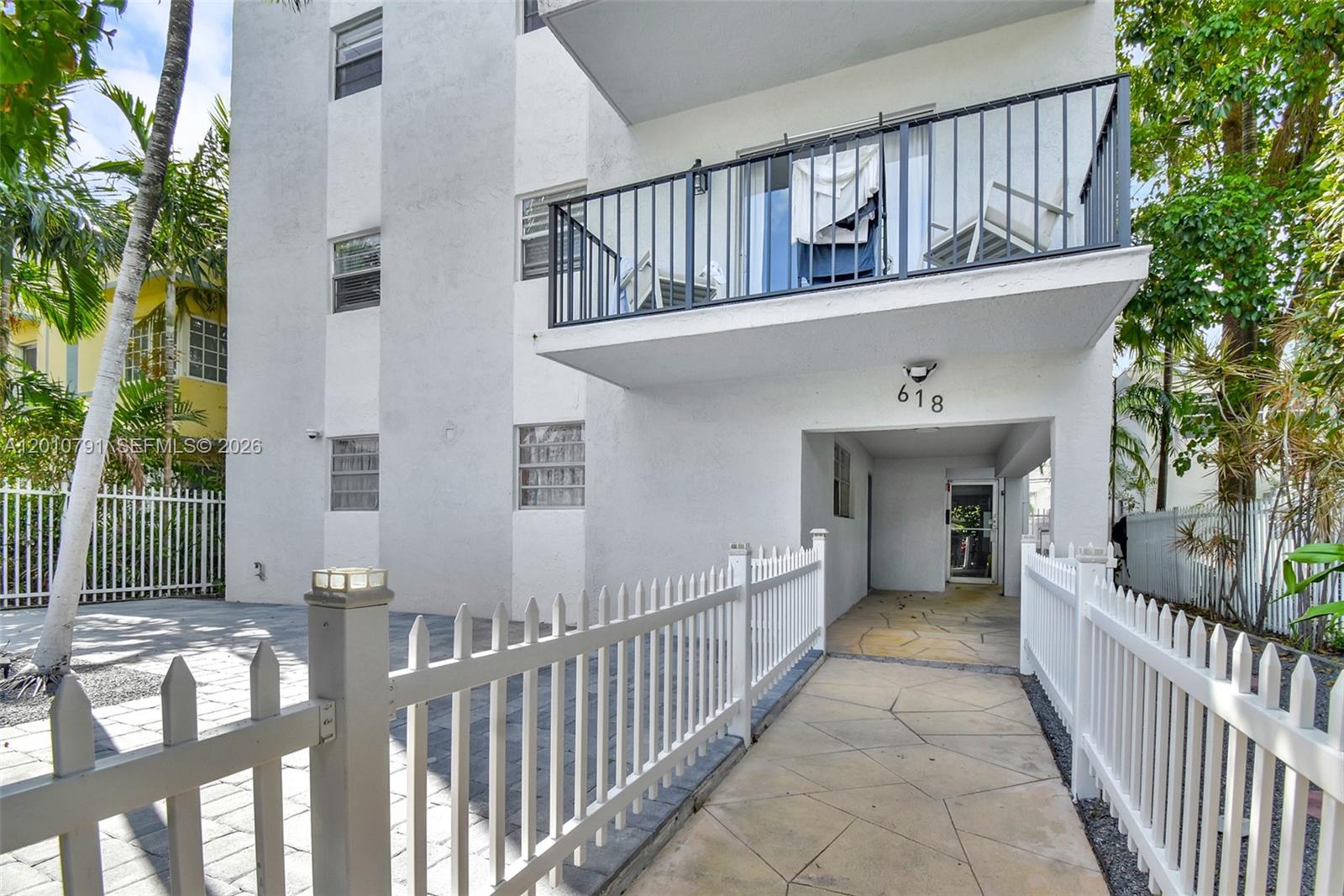 618 Euclid Ave # 303