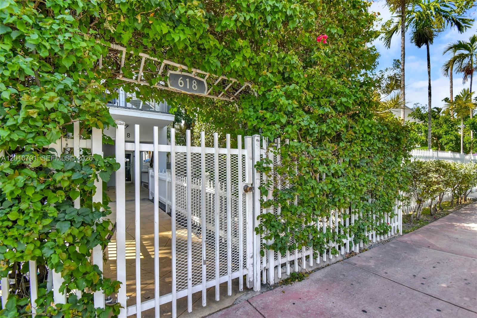 618 Euclid Ave # 303
