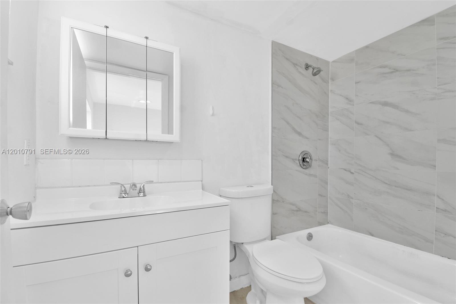 618 Euclid Ave # 303