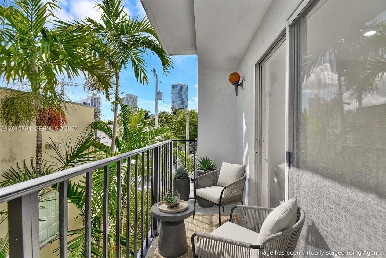 618 Euclid Ave # 303