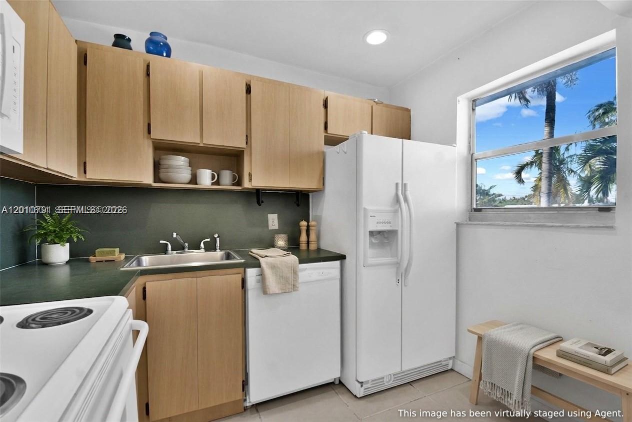 618 Euclid Ave # 303