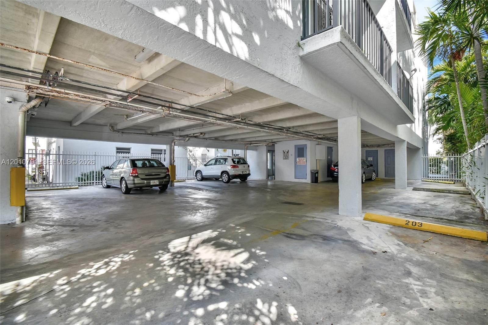 618 Euclid Ave # 303